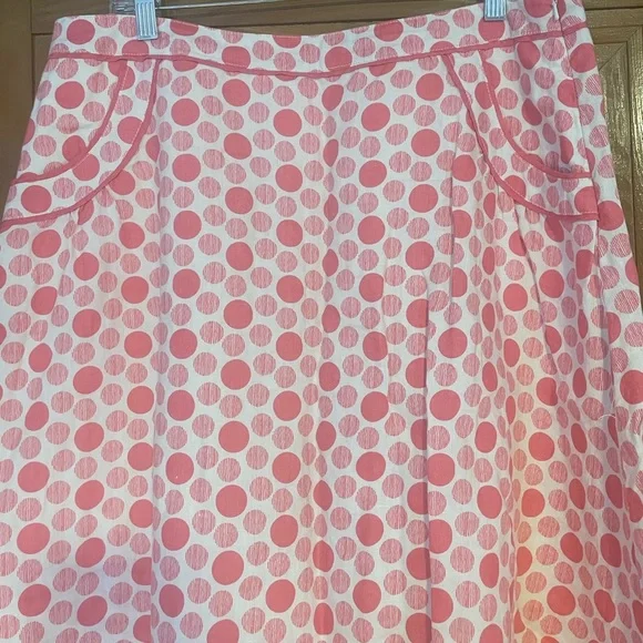 Boden a line lined skirt with side zipper and pockets. EUC - Picture 2 of 4